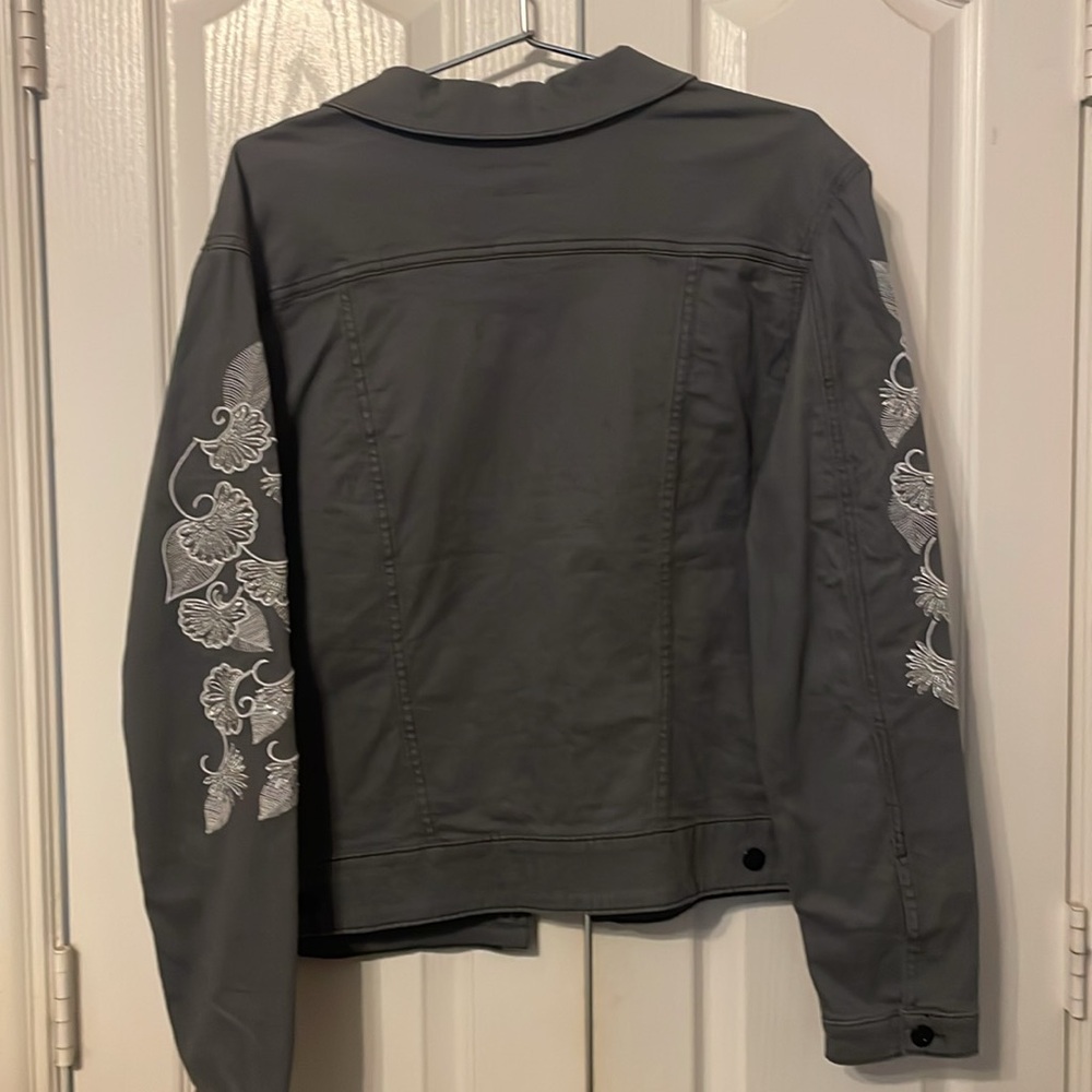 LuLaRoe Kenny denim jacket - Picture 2 of 4